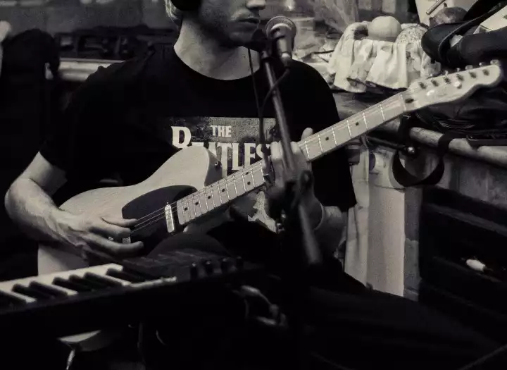 Electric/Acoustic Guitars