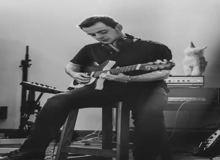 Session Guitarist For Remote Recording