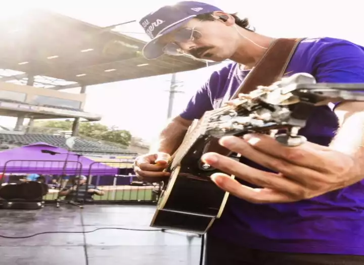 Acoustic, Electric, and Bass Guitar Tracking