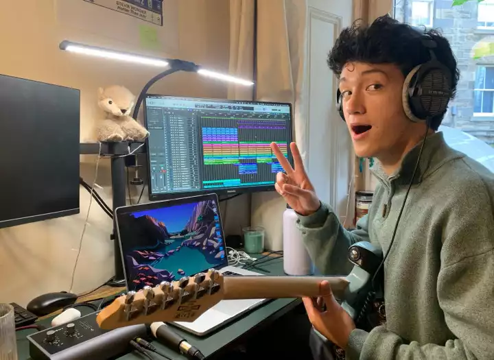 Songwriting and Toplining