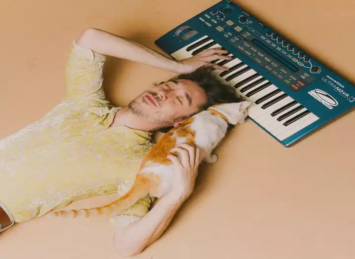 Keyboard and Synths for your songs!