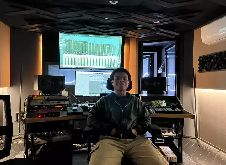 INDUSTRY LEVEL MIXING/MASTERING FOR HIPHOP / R&B / NEOSEOUL / INDIEPOP / POP
