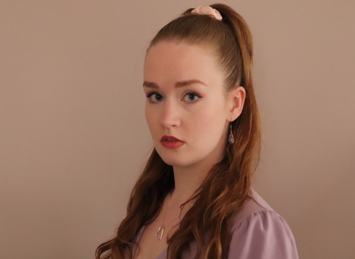 Professional Female Vocalist offering Lead Vocals + Harmonies in Pop, Jazz, Musical Theatre, Classical and Folk