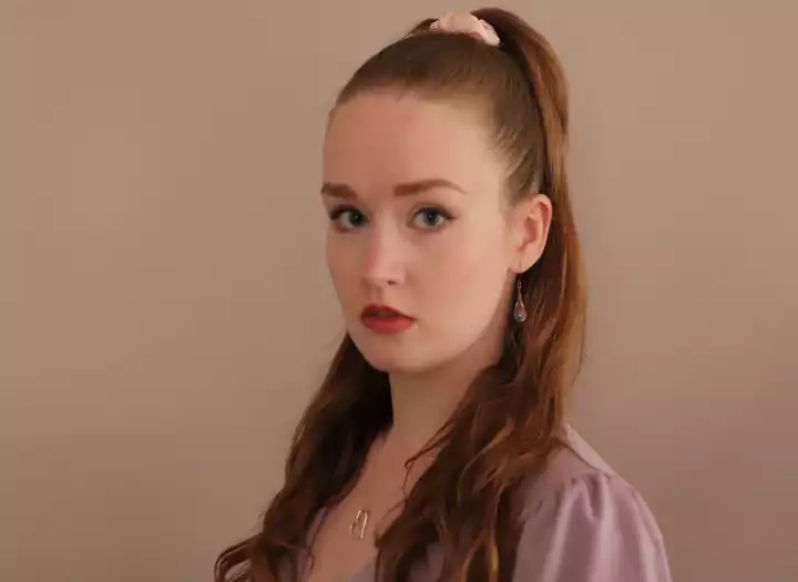Professional Female Vocalist offering Lead Vocals + Harmonies in Pop, Jazz, Musical Theatre, Classical and Folk