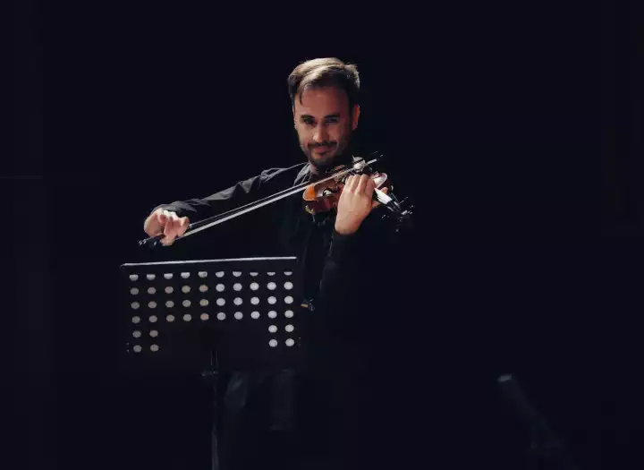 Pro Session Violinist | 30 Years Exp | Classical, Jazz & Pop | Custom String Arrangements
