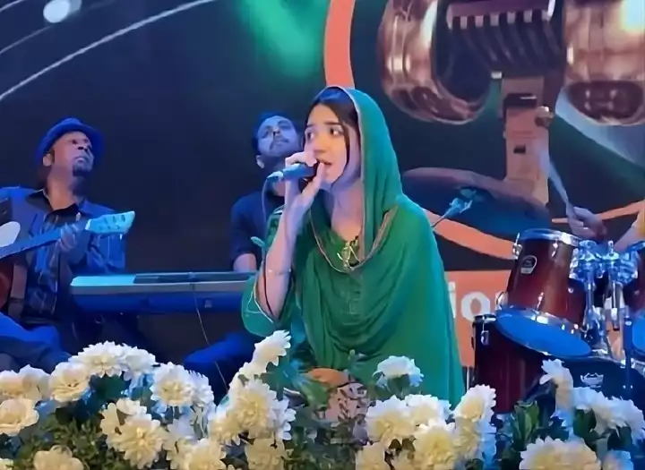female vocalist for hindi, urdu, punjabi, bollywood songs
