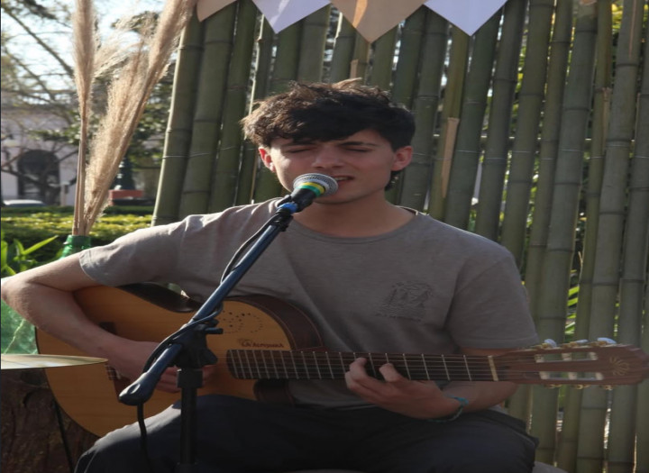 classical guitar recording