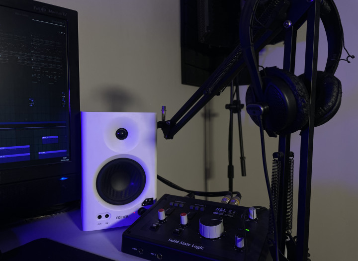 I will write professional rap, pop or urban song lyrics