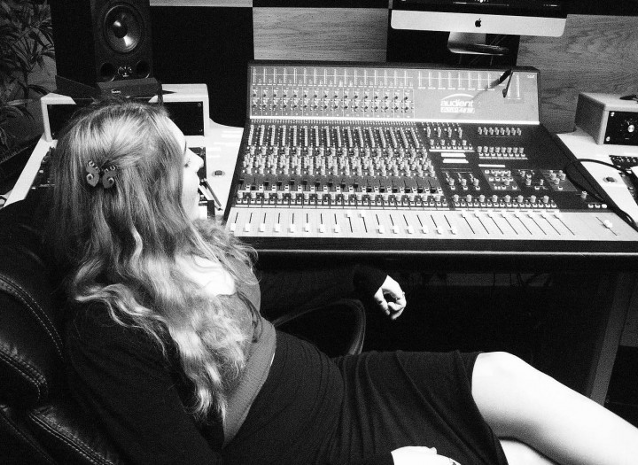 SONGWRITING LYRICS / MELODY / TOPLINE VOCAL