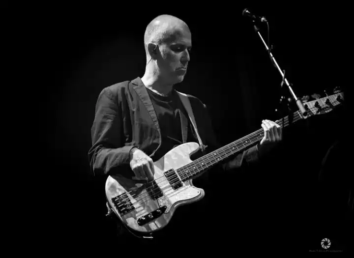 Simon Little - Pro Bass Player The Divine Comedy