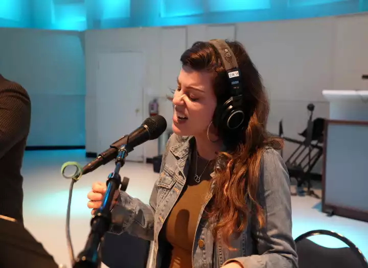 High-Quality Pitch Demo Vocal Package | English & Spanish Lead Track