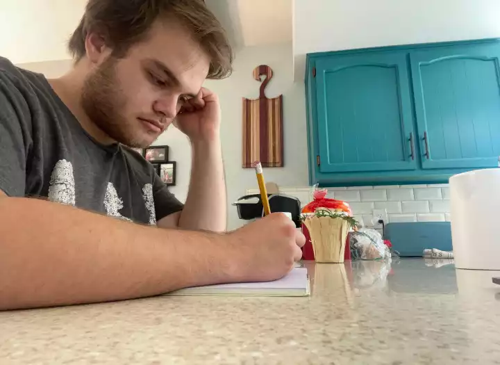 I will write song lyrics for you.