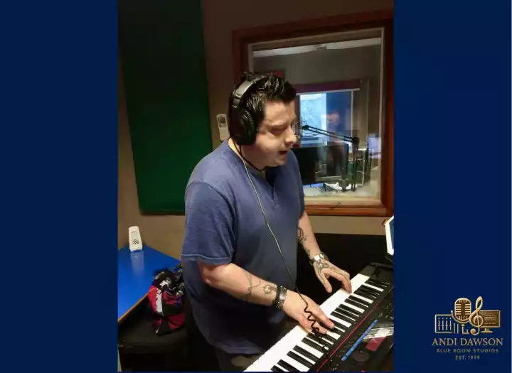 Professional Male Studio Vocalist | Harmonies, Backing & Lead Vocals | Blue Moon Studios