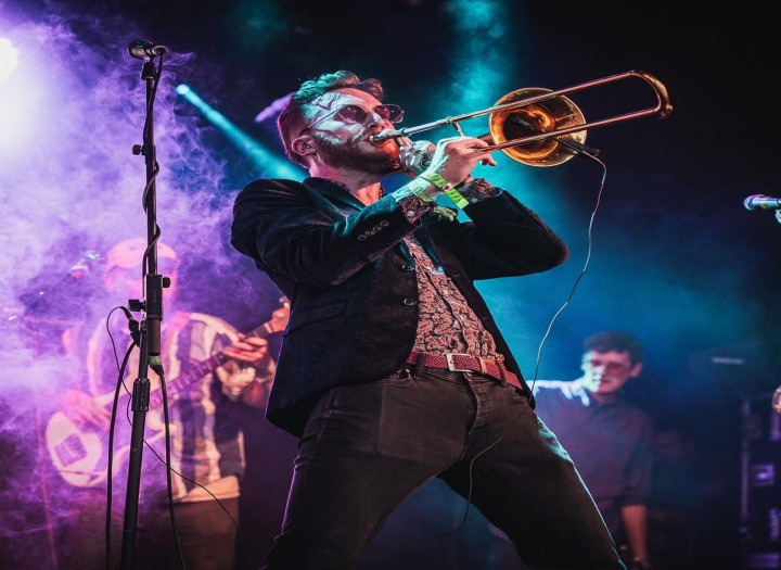 George Simmonds - Professional Trombonist | Vocalist | Brass Arranger