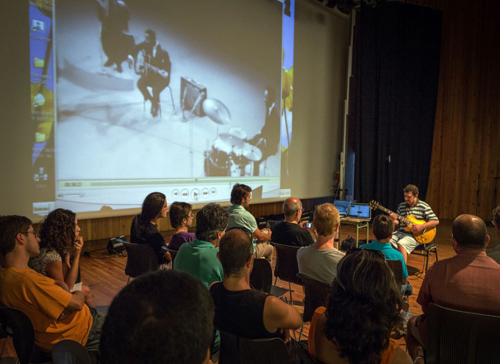 Classes of jazz guitar.    Styles; Swing, Bebop, Gypsy Jazz, Modern jazz.