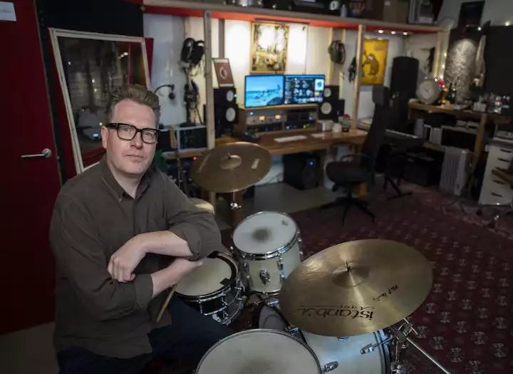 I will play tasteful vintage drums on your song