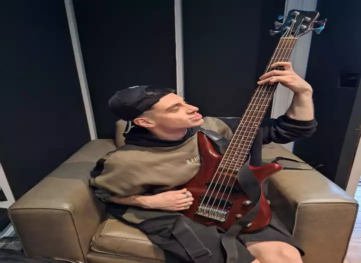 PROFESSIONAL SESSION BASS TRACKS - WITH REFERENCES AND UP TO 3 REVISIONS