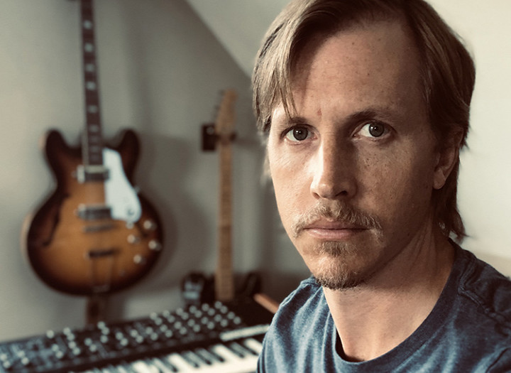 Professional music mixing for indie rock, folk, singer-songwriter and punk music with a focus on rich texture