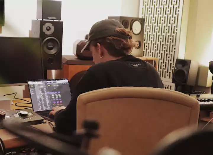 FULL PROFESSIONAL INSTRUMENTAL PRODUCTION TRAP, HIPHOP, and R&B