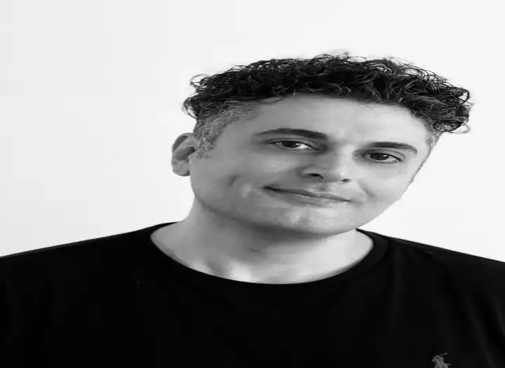 Emotional cinematic guitar & music for film, TV & media