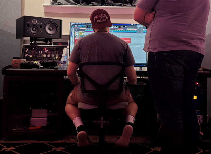 AT YOUR PRICE, REACH OUT = SALE PROFESSIONALLY MIX AND MASTER YOUR SONG