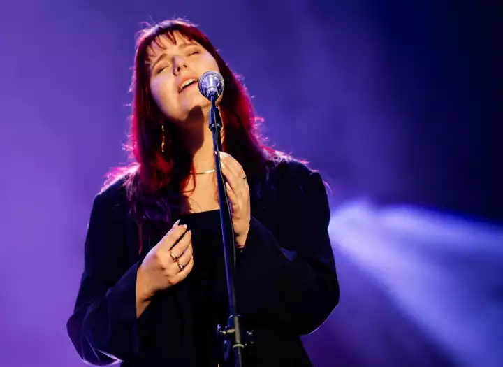 Jazz-Trained Female Vocalist | Emotional Lead Vocals & Beautiful Harmonies