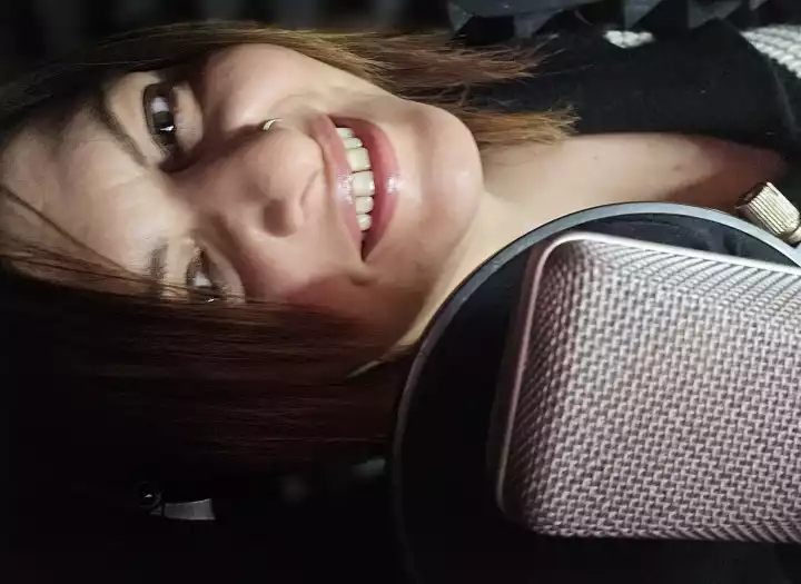 Human Italian Female Voice-over