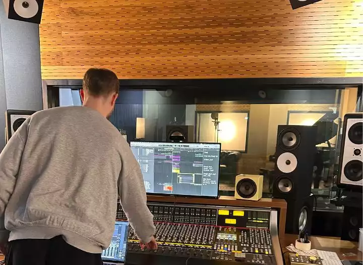 Use my 15+ years of Mixing to get you the best possible mix for your track