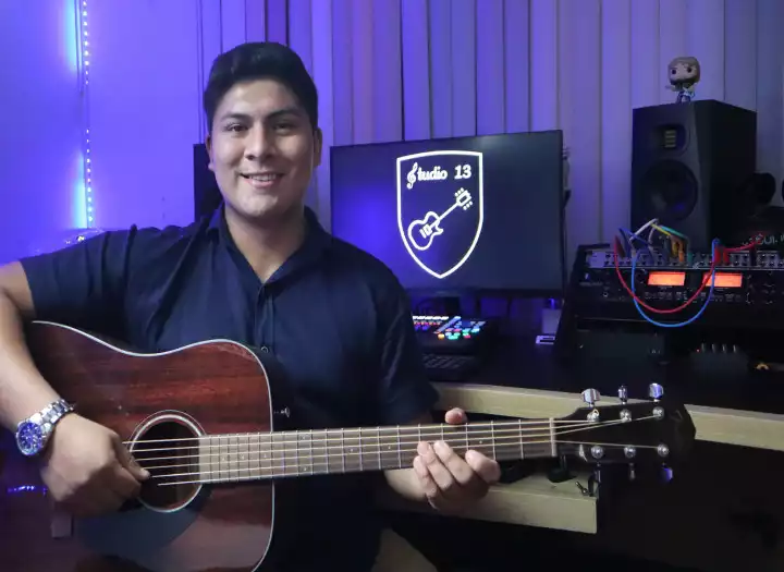 Pro Session Guitarist: Electric & Acoustic Rock/Pop