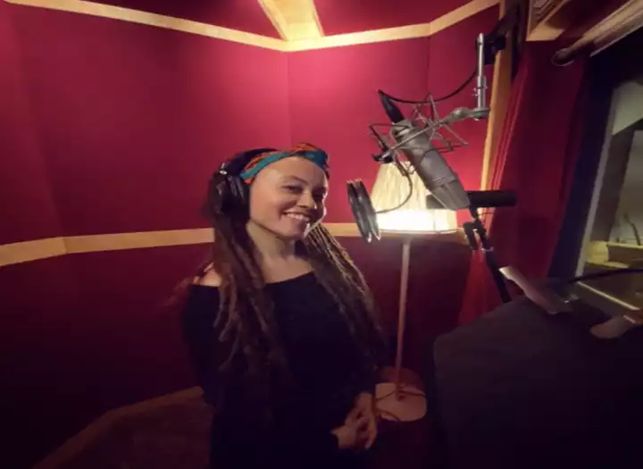 Industry Professional Songwriter / Topliner & Female Vocals - Singer-Songwriter, Pop, Reggae, Afrobeats, House