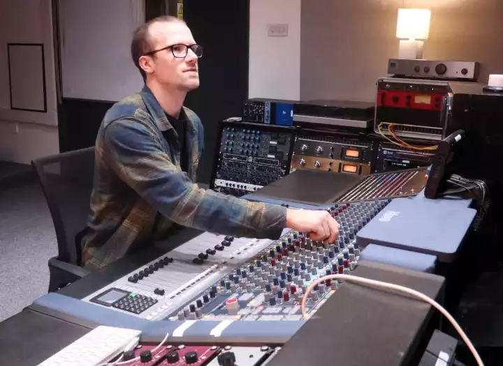 Professional Multi-Track Mixing