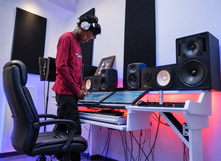 CUSTOM AFROBEAT , AMAPIANO  & R&B, HIP-HOP, DRILL, BEAT PRODUCTION